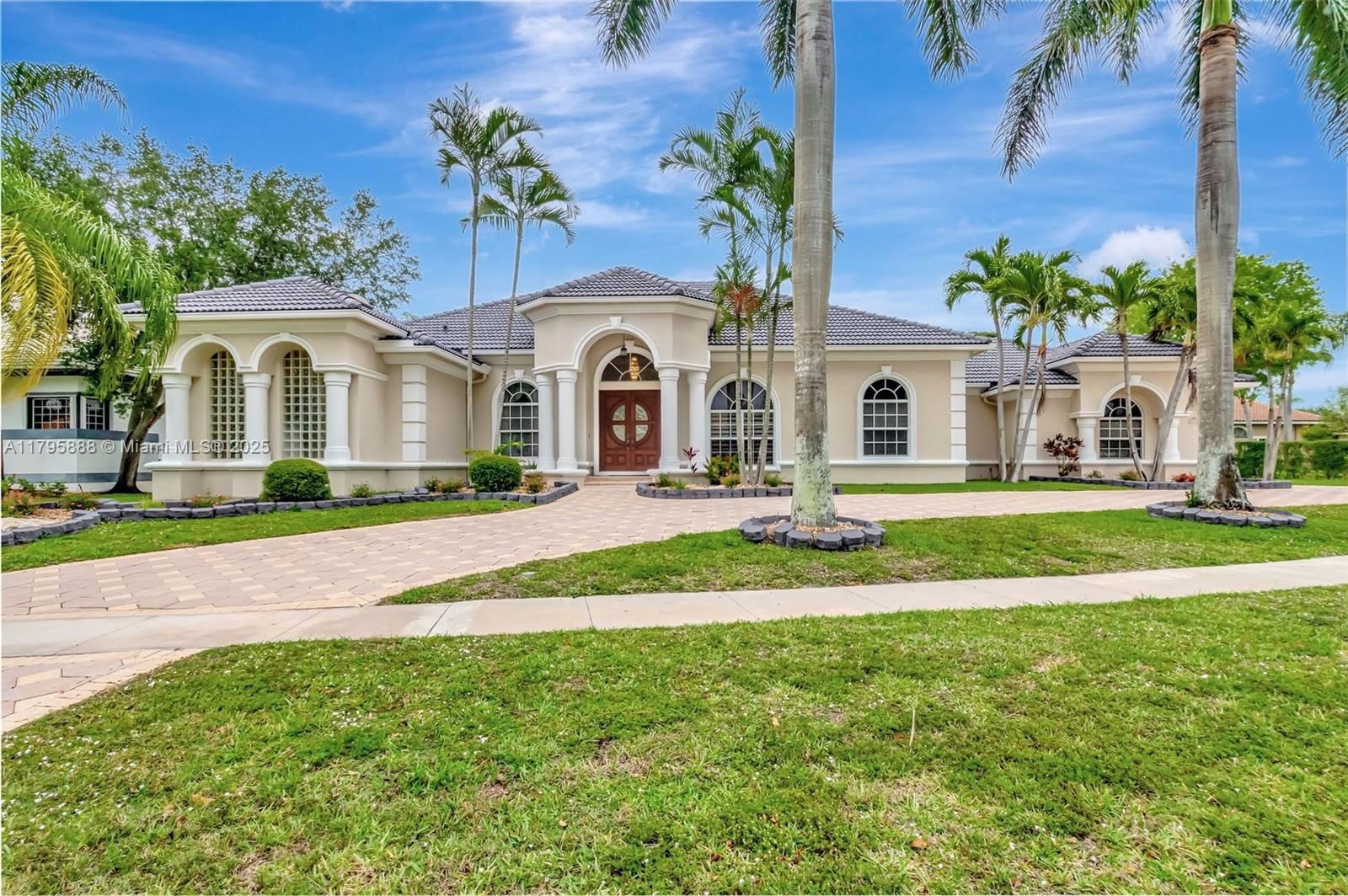 Real estate property located at 2296 Greenview Cove Drive, Palm Beach, Greenview Cove Of Welling, Wellington, FL