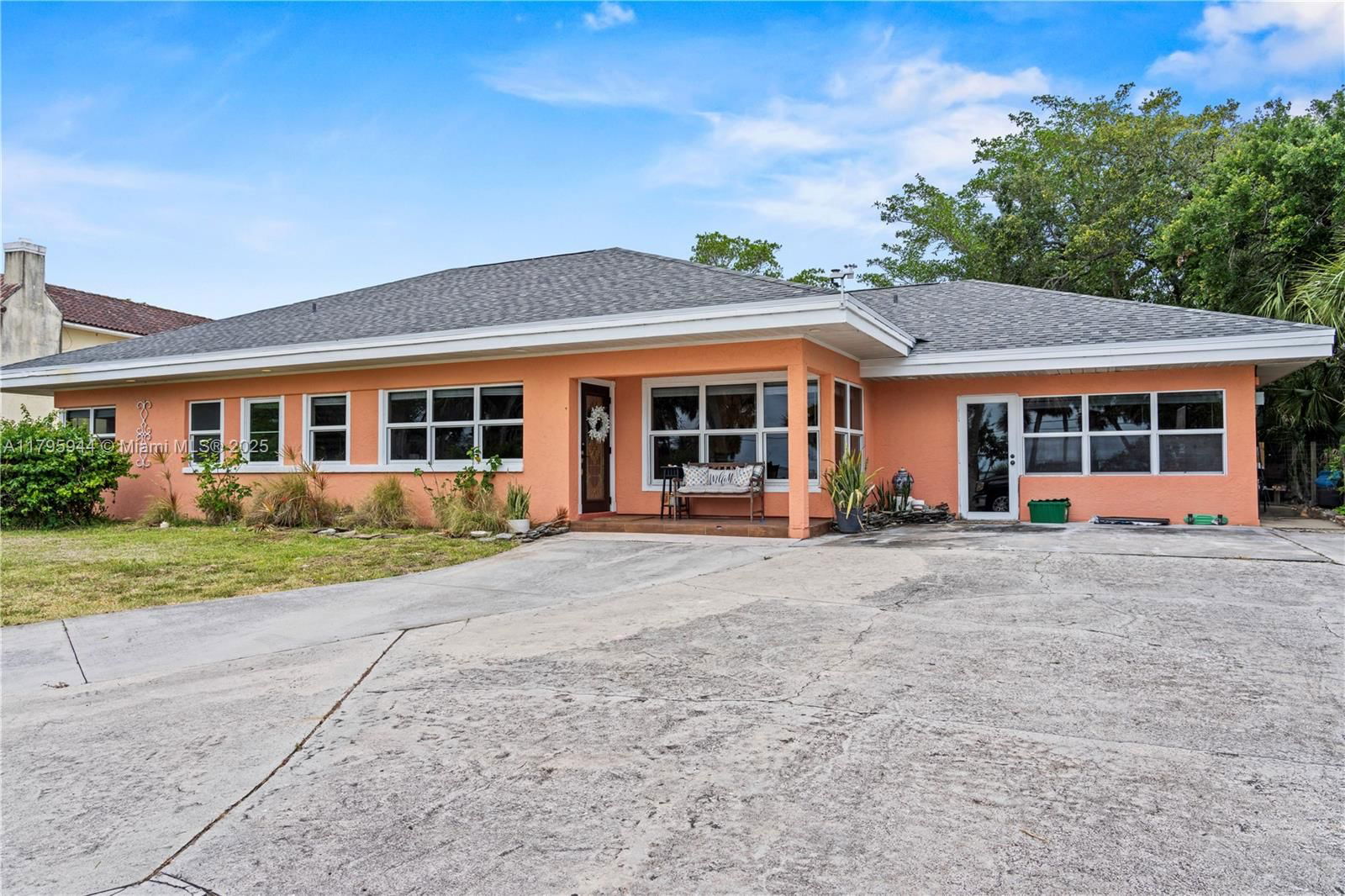 Real estate property located at 8907 Indian River Dr, St Lucie, Seager Place Revised, Fort Pierce, FL