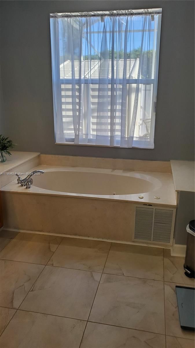 Real estate property located at 7310 17th Ct, Broward, Walnut Creek Replat No 1, Pembroke Pines, FL