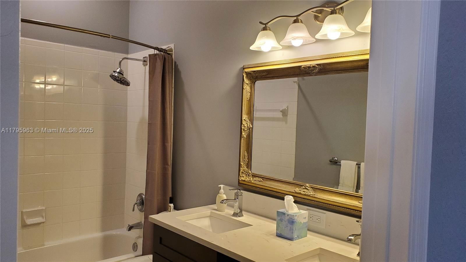Real estate property located at 7310 17th Ct, Broward, Walnut Creek Replat No 1, Pembroke Pines, FL