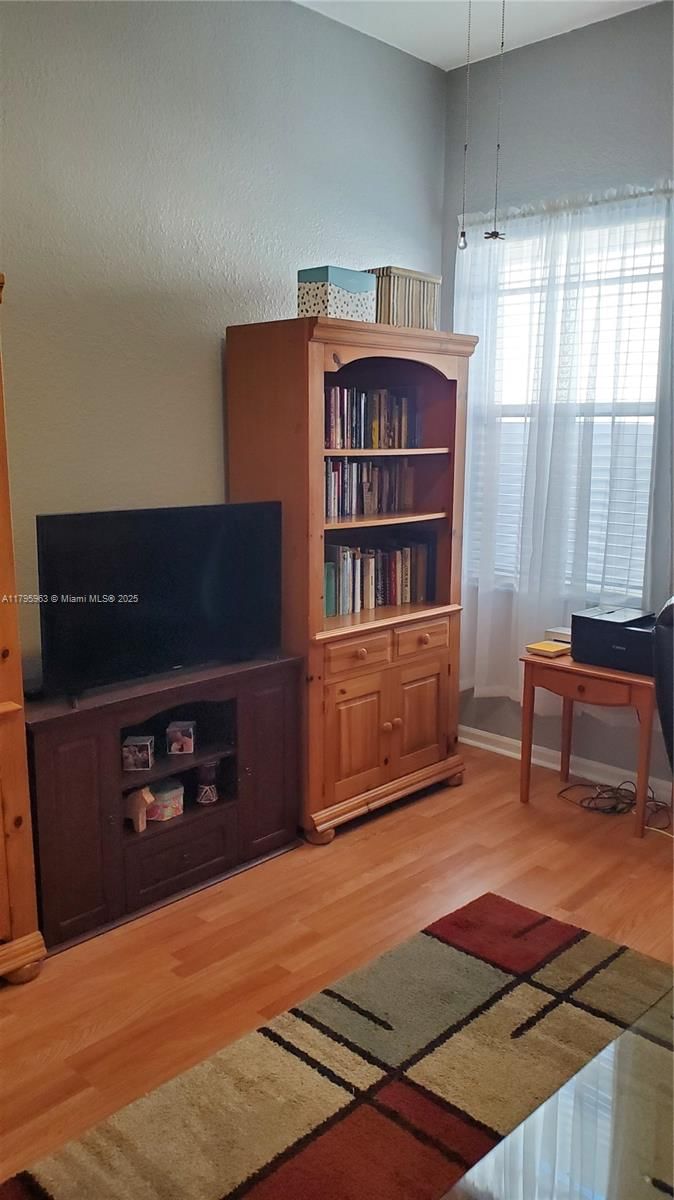 Real estate property located at 7310 17th Ct, Broward, Walnut Creek Replat No 1, Pembroke Pines, FL