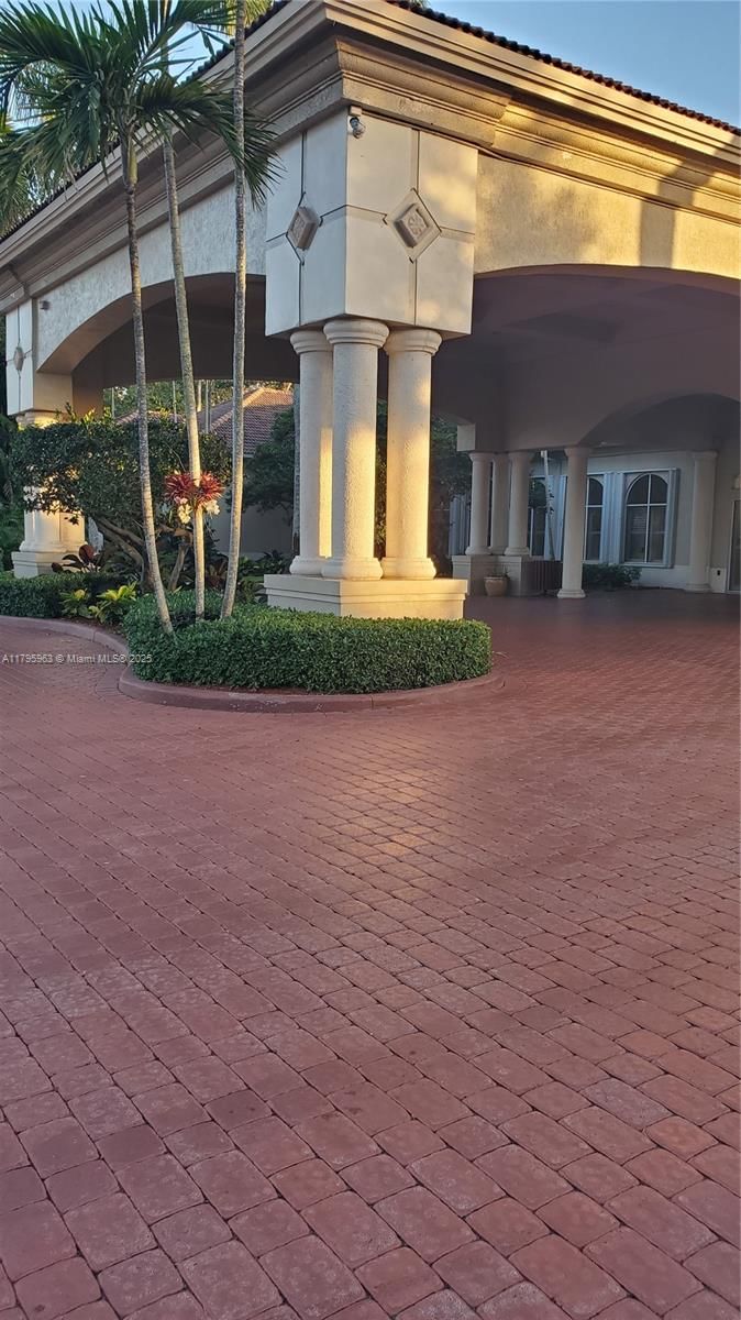 Real estate property located at 7310 17th Ct, Broward, Walnut Creek Replat No 1, Pembroke Pines, FL