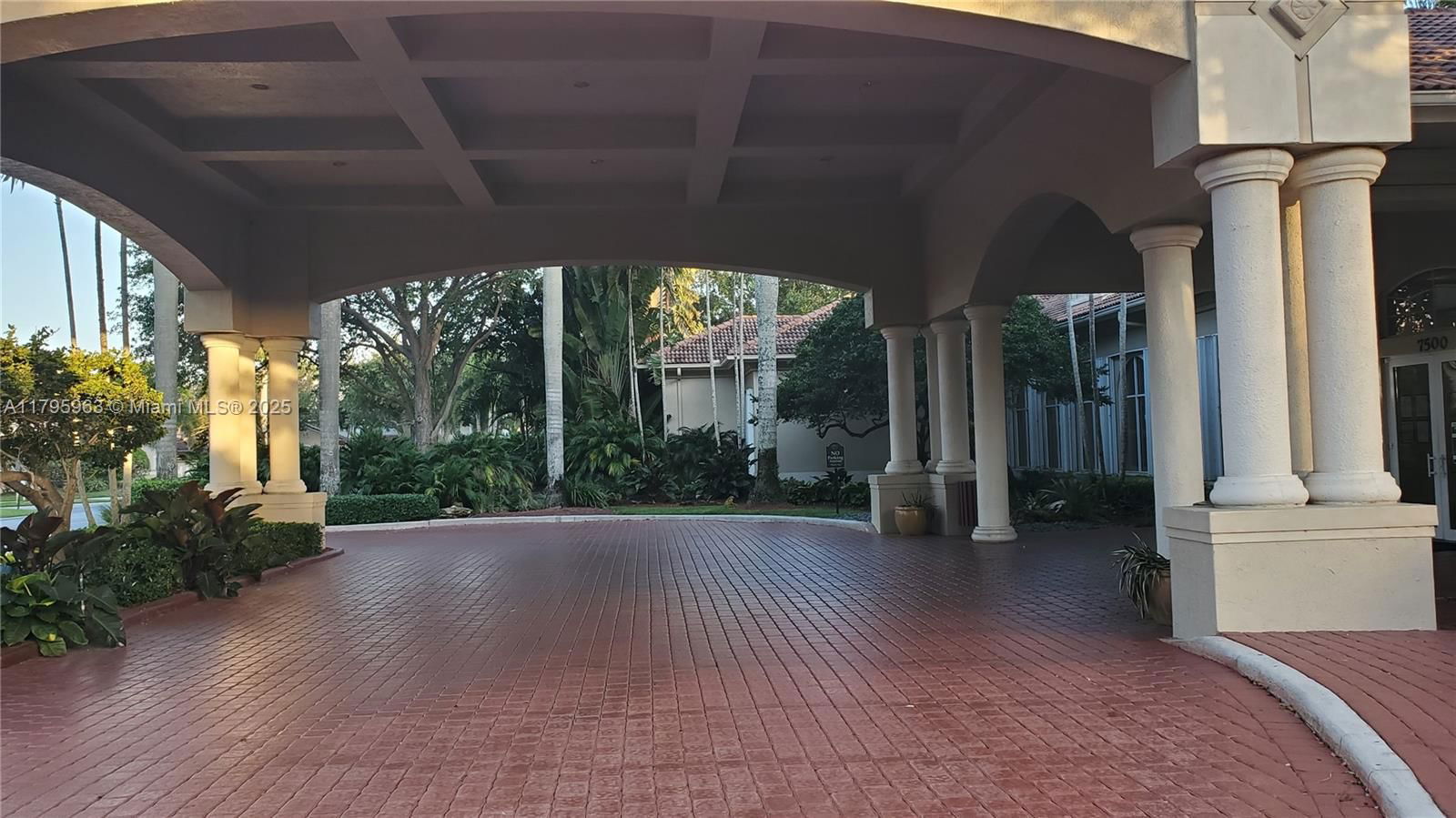 Real estate property located at 7310 17th Ct, Broward, Walnut Creek Replat No 1, Pembroke Pines, FL