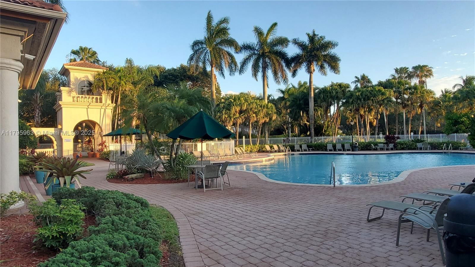Real estate property located at 7310 17th Ct, Broward, Walnut Creek Replat No 1, Pembroke Pines, FL