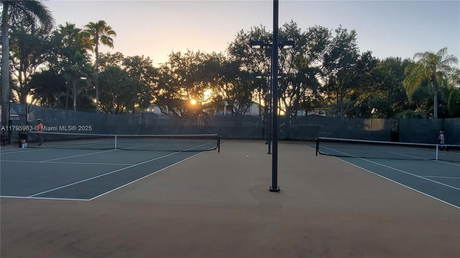 Real estate property located at 7310 17th Ct, Broward, Walnut Creek Replat No 1, Pembroke Pines, FL