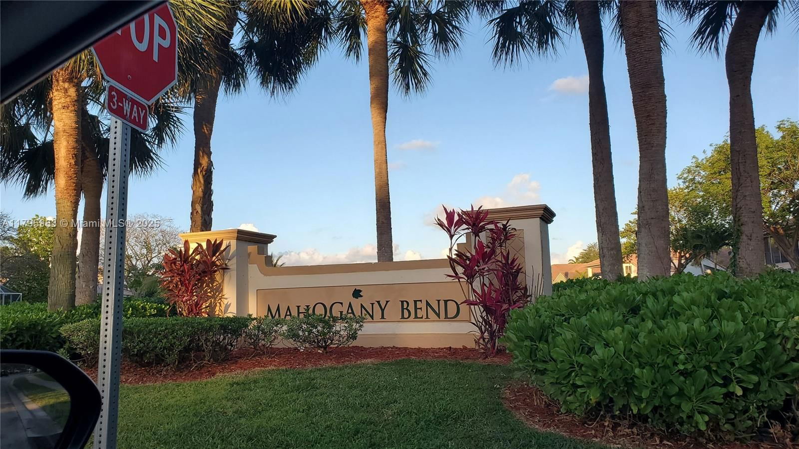 Real estate property located at 7310 17th Ct, Broward, Walnut Creek Replat No 1, Pembroke Pines, FL