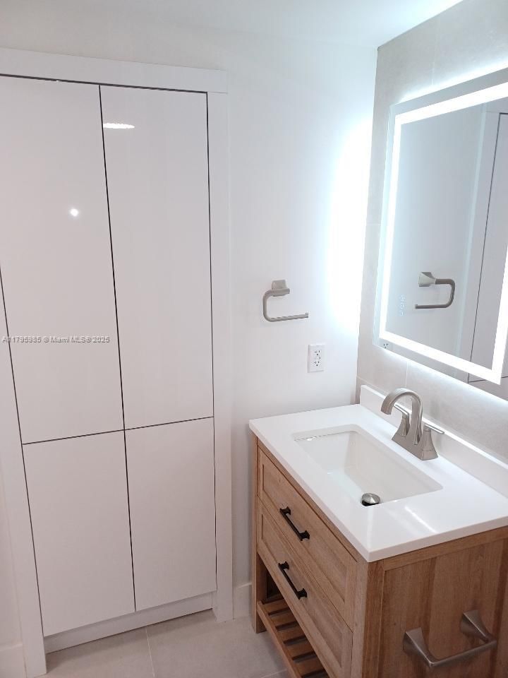 Real estate property located at 2899 Collins Ave #1218, Miami-dade, Triton Tower Condo, Miami Beach, FL