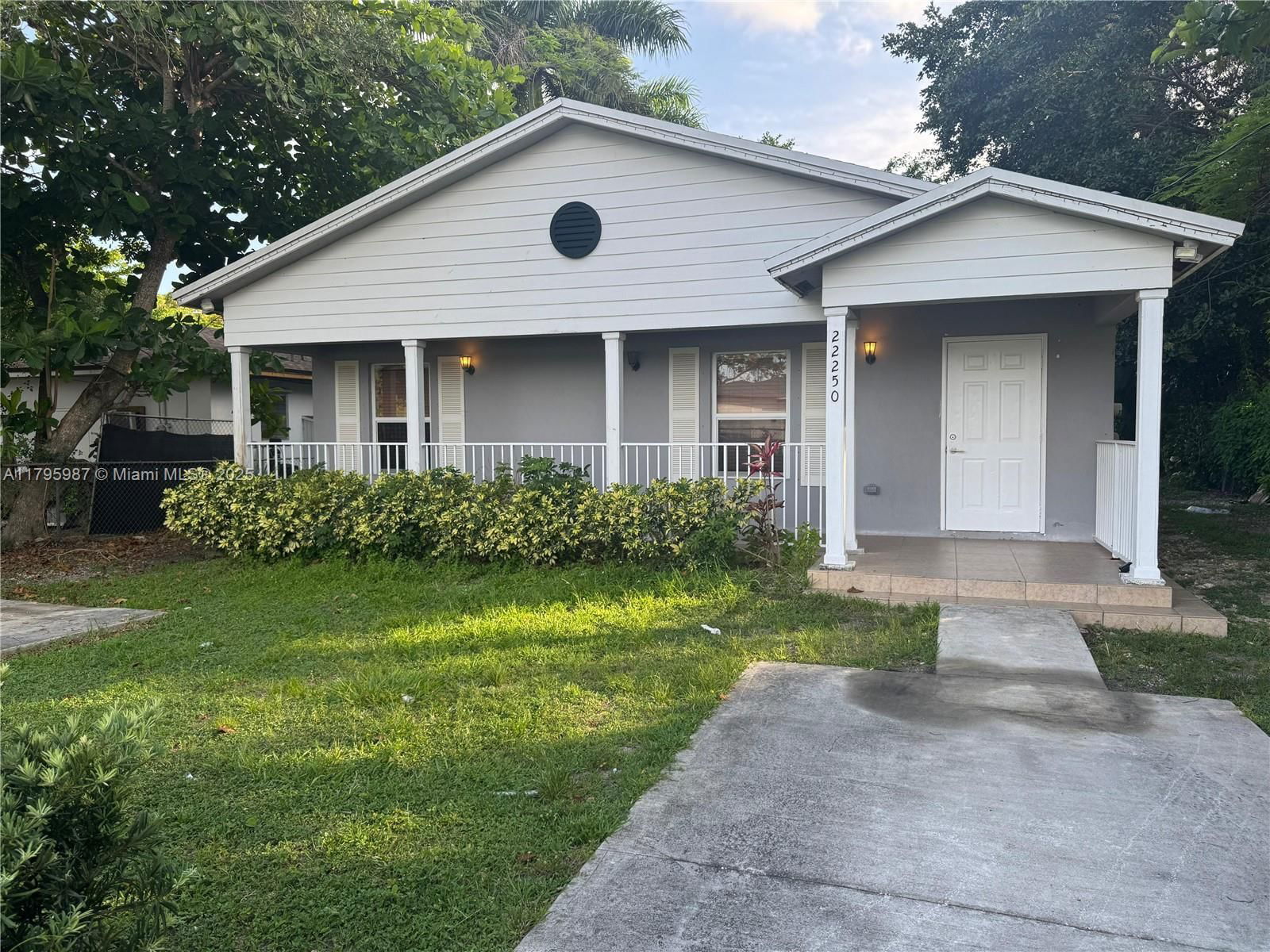 Real estate property located at 22250 Miami Ave, Miami-dade, Realty Sec Corp Addn To G, Miami, FL