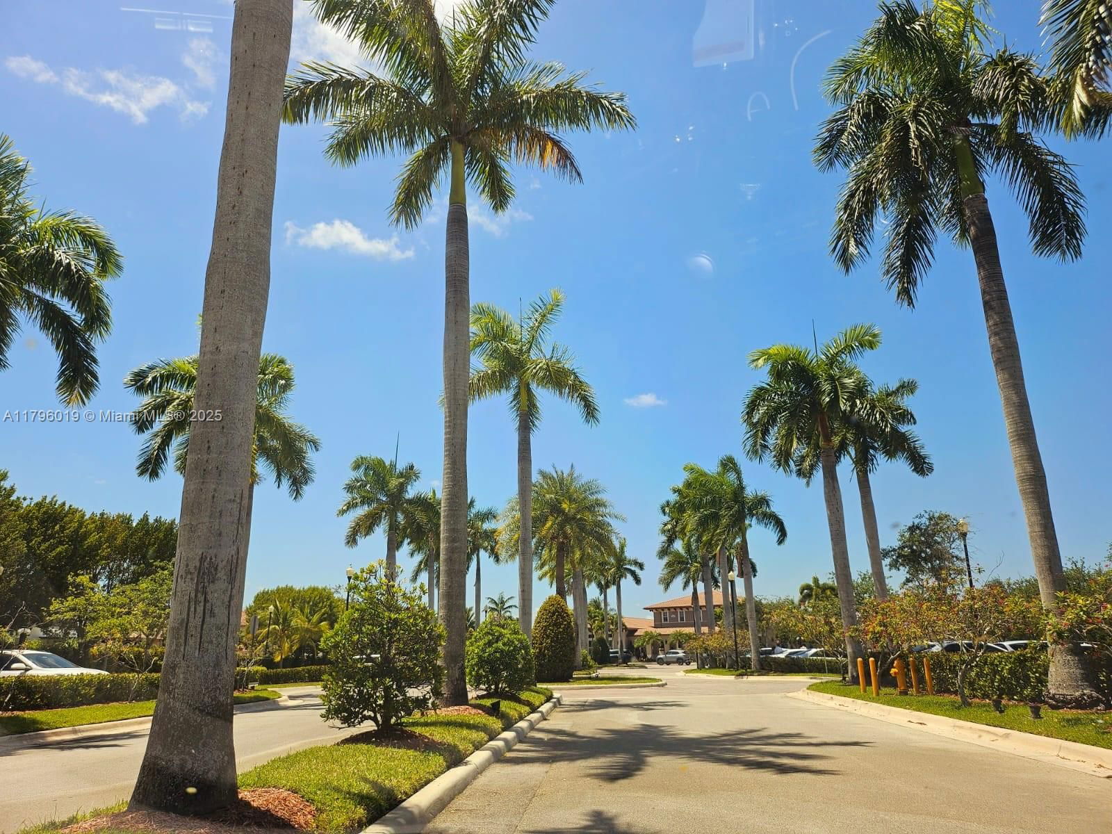 Real estate property located at 22526 89th Pl, Miami-dade, Lakes By The Bay Gee, Cutler Bay, FL