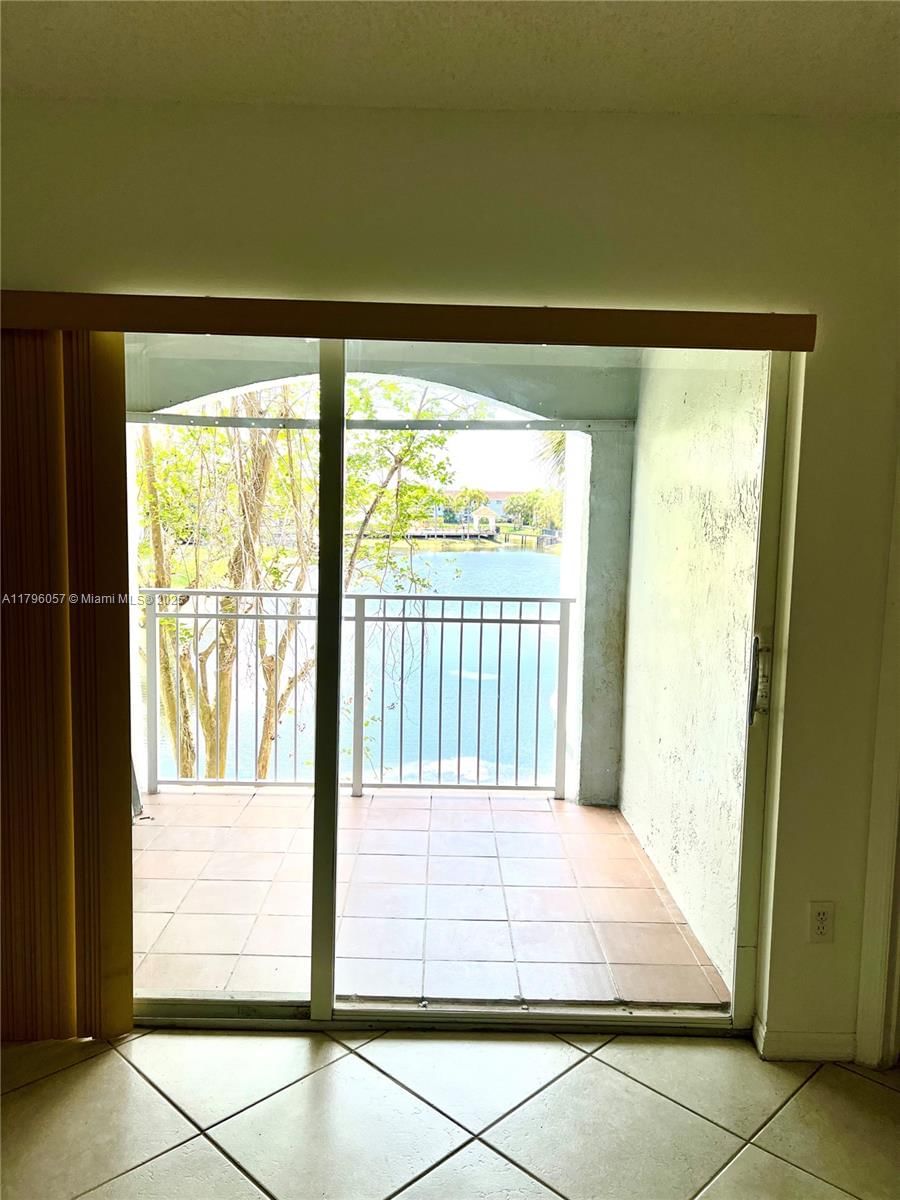 Real estate property located at 150 96th Ave #9-208, Broward, La Via Condo, Pembroke Pines, FL