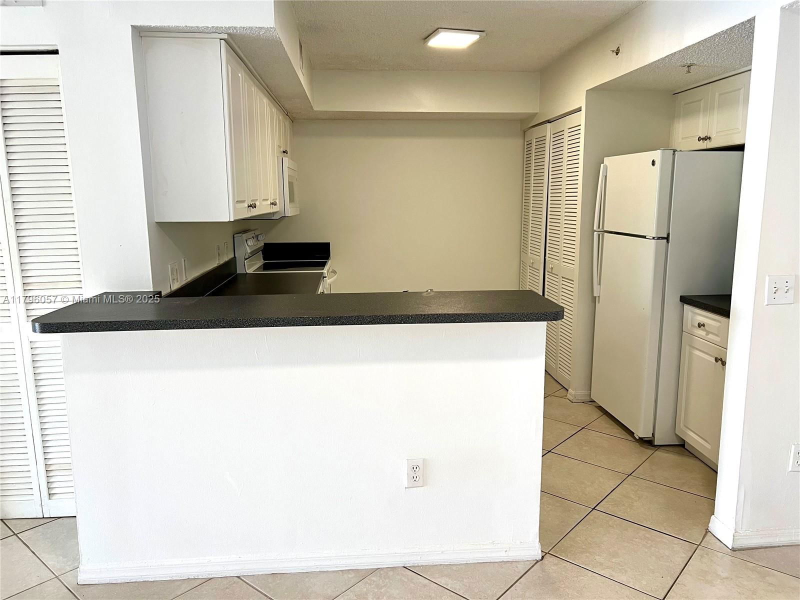 Real estate property located at 150 96th Ave #9-208, Broward, La Via Condo, Pembroke Pines, FL