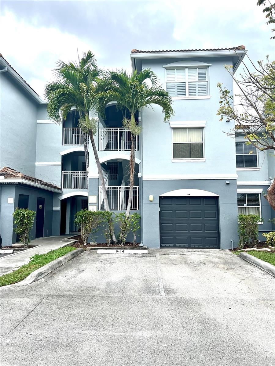Real estate property located at 150 96th Ave #9-208, Broward, La Via Condo, Pembroke Pines, FL