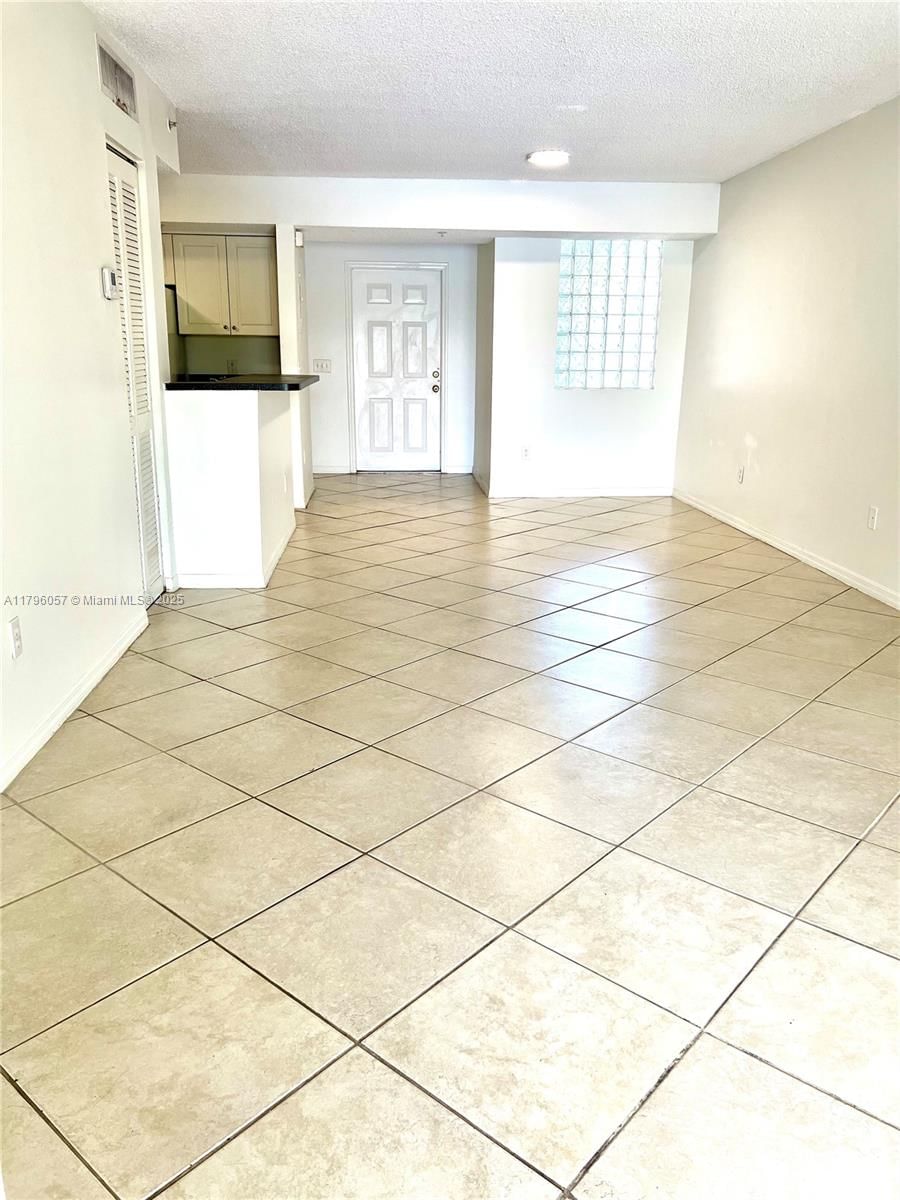 Real estate property located at 150 96th Ave #9-208, Broward, La Via Condo, Pembroke Pines, FL