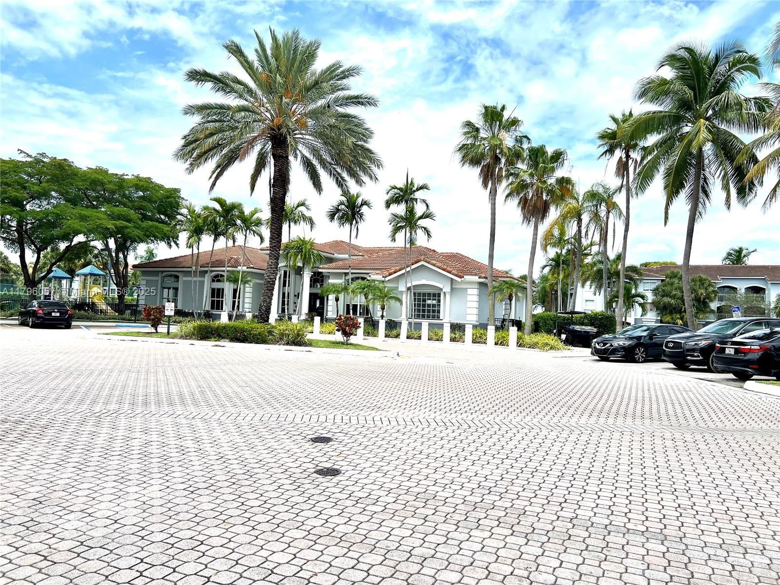 Real estate property located at 150 96th Ave #9-208, Broward, La Via Condo, Pembroke Pines, FL