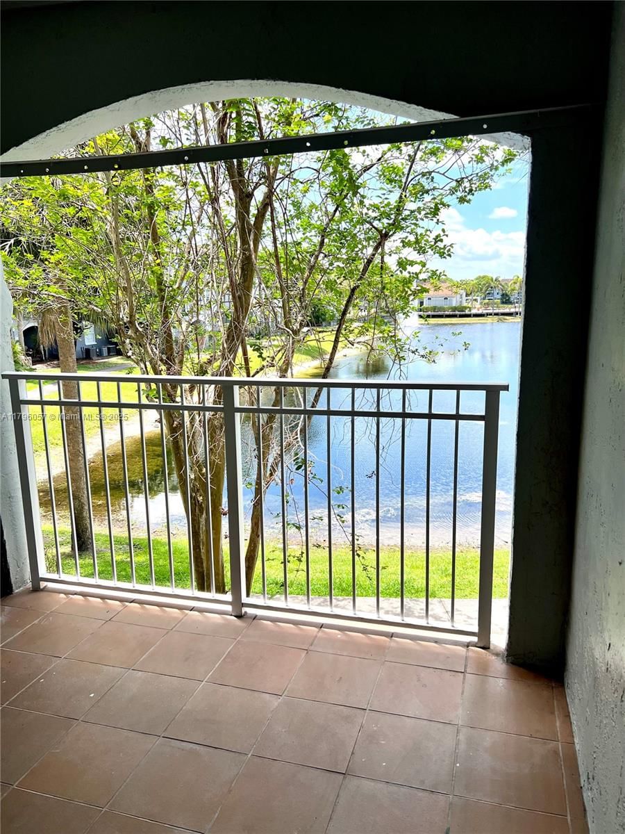 Real estate property located at 150 96th Ave #9-208, Broward, La Via Condo, Pembroke Pines, FL