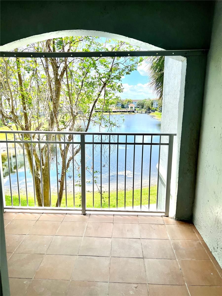 Real estate property located at 150 96th Ave #9-208, Broward, La Via Condo, Pembroke Pines, FL