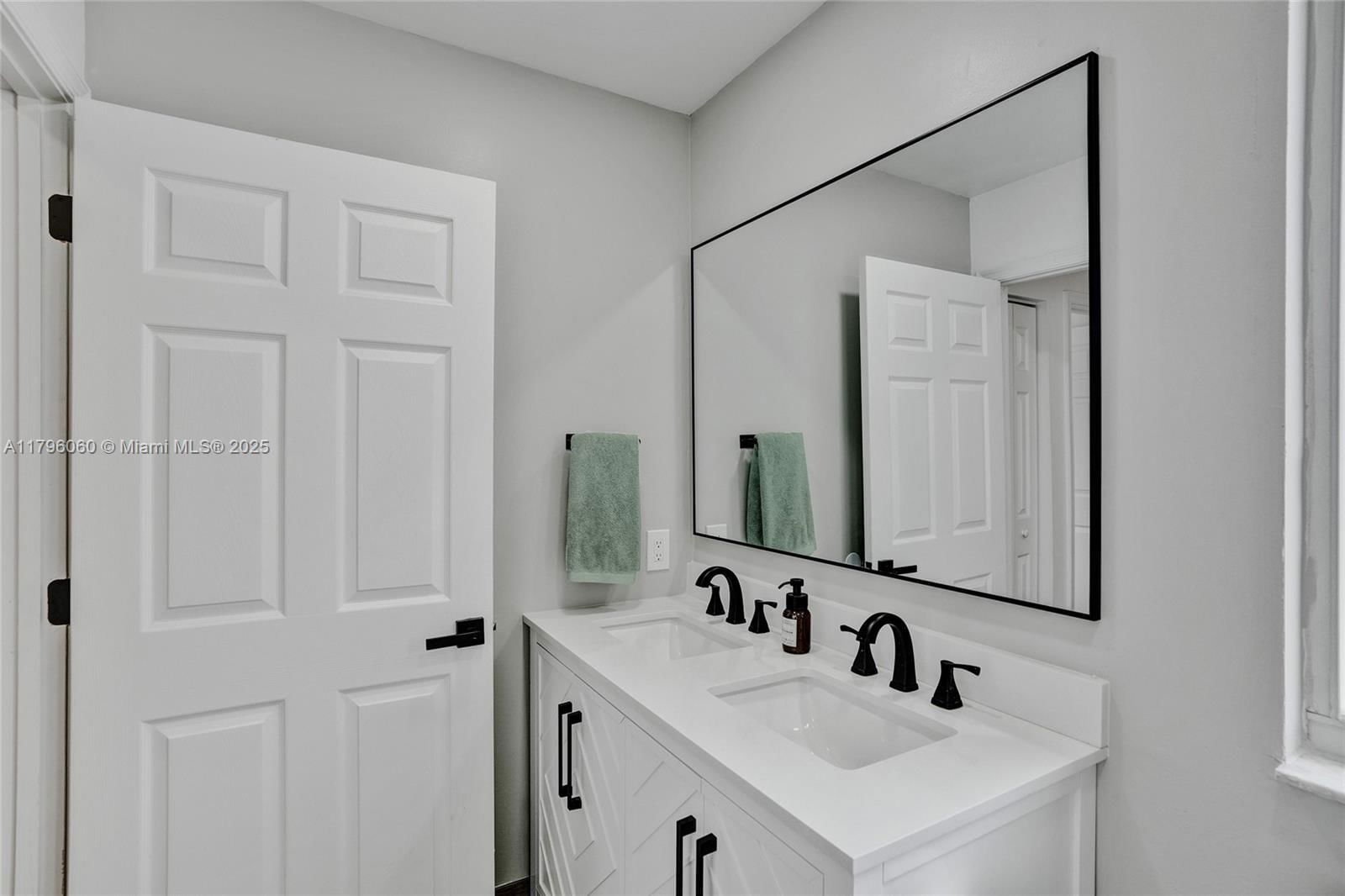 Real estate property located at 1381 Sago Ln, Broward, Sector 2-parcels 1 2 3 4, Weston, FL