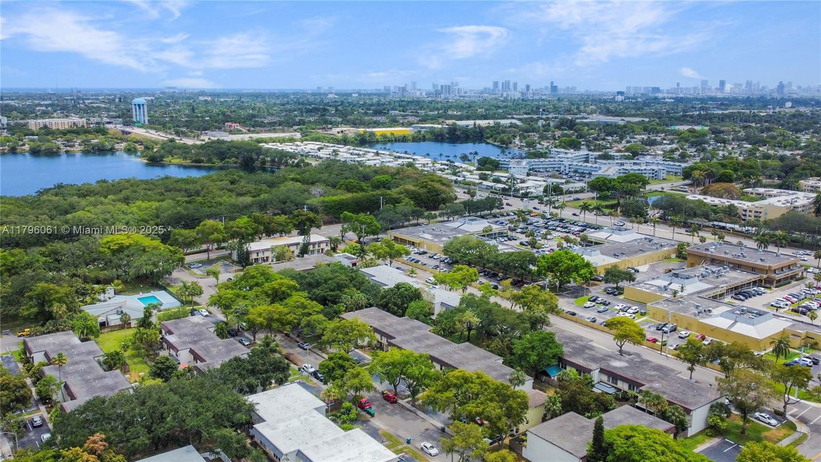 Real estate property located at 3321 Farragut St #7D, Broward, Hollywood Gardens Condomi, Hollywood, FL