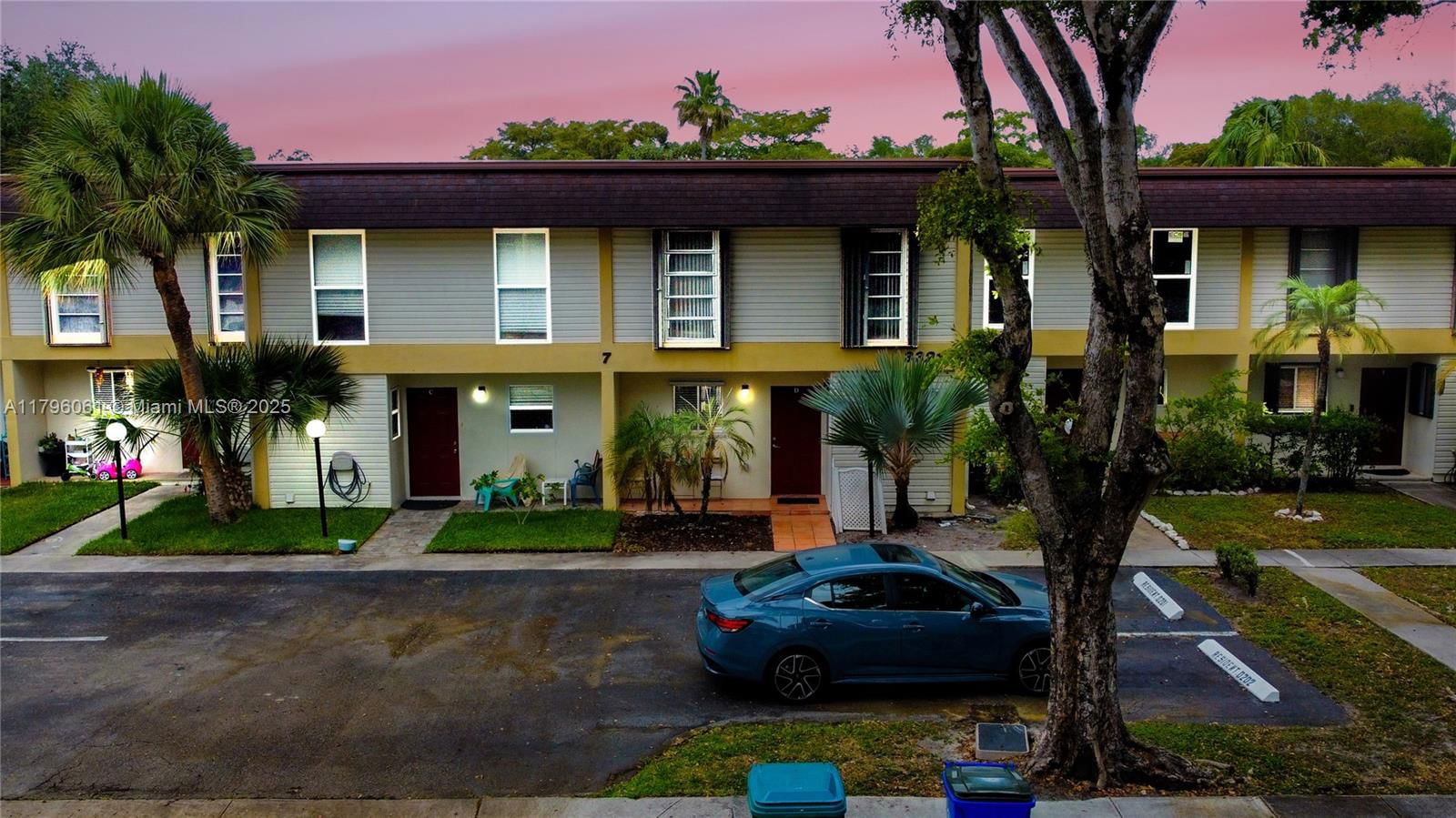 Real estate property located at 3321 Farragut St #7D, Broward, Hollywood Gardens Condomi, Hollywood, FL