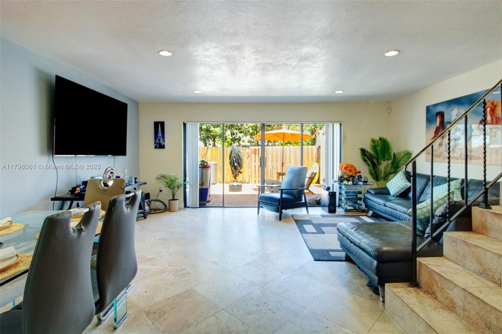 Real estate property located at 3321 Farragut St #7D, Broward, Hollywood Gardens Condomi, Hollywood, FL