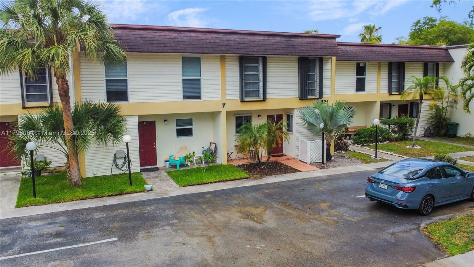 Real estate property located at 3321 Farragut St #7D, Broward, Hollywood Gardens Condomi, Hollywood, FL