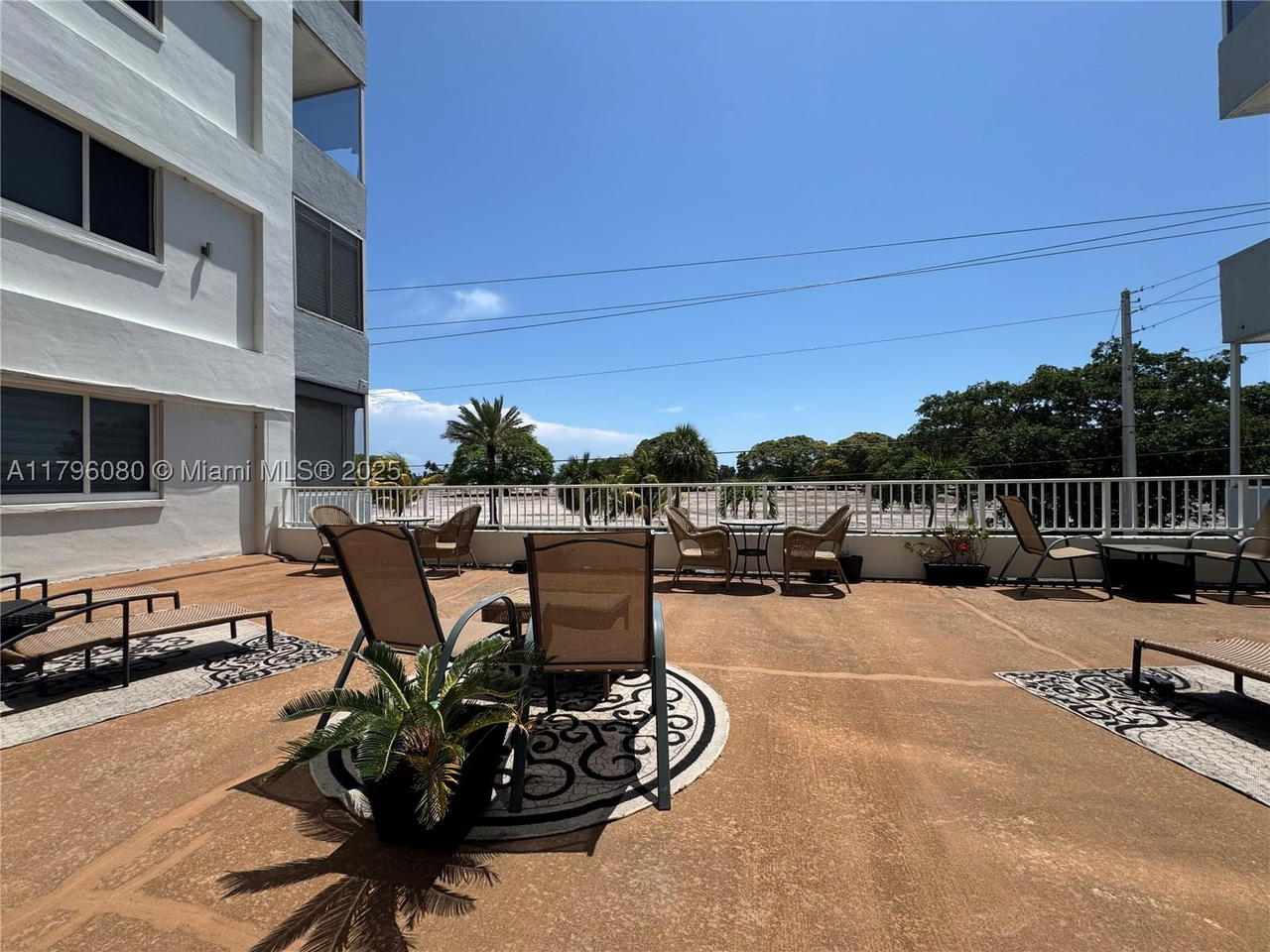 Real estate property located at 1700 Pierce St #202, Broward, St Francis Apts Co-op, Hollywood, FL