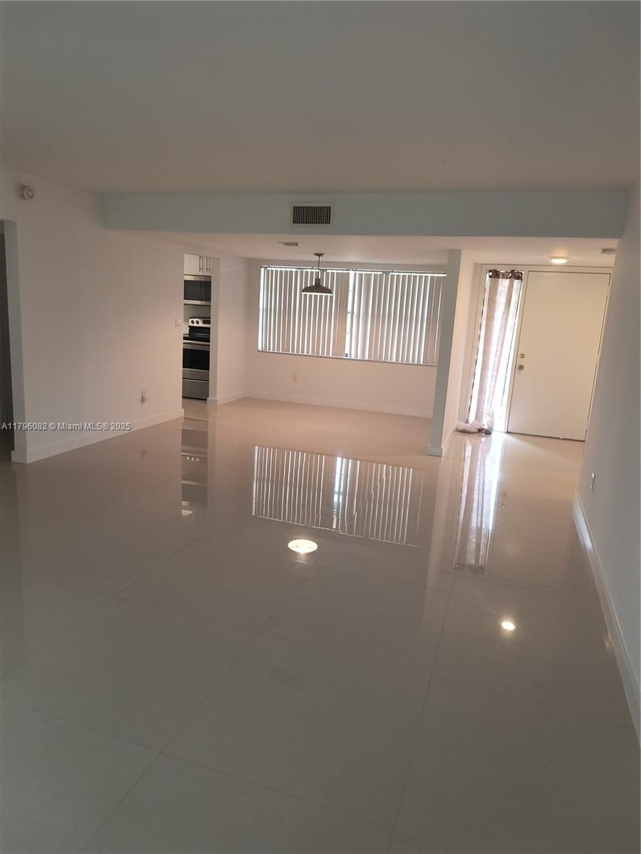Real estate property located at 20841 San Simeon Way #104, Miami-dade, Fairview Of Calf Cl Condo, Miami, FL