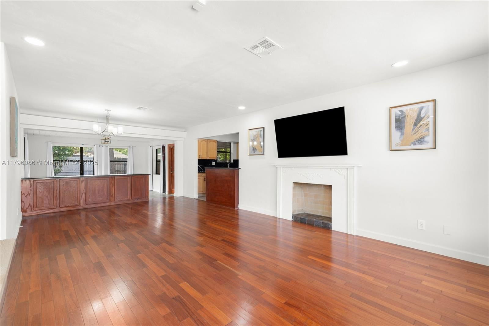 Real estate property located at 1100 31st Ct, Broward, Central Golf Sec Of Holly, Hollywood, FL
