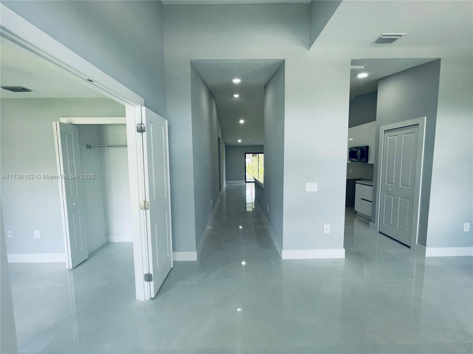 Real estate property located at 1211 Gerald Ave, Lee, Lee County Unincorporated, Lehigh Acres, FL
