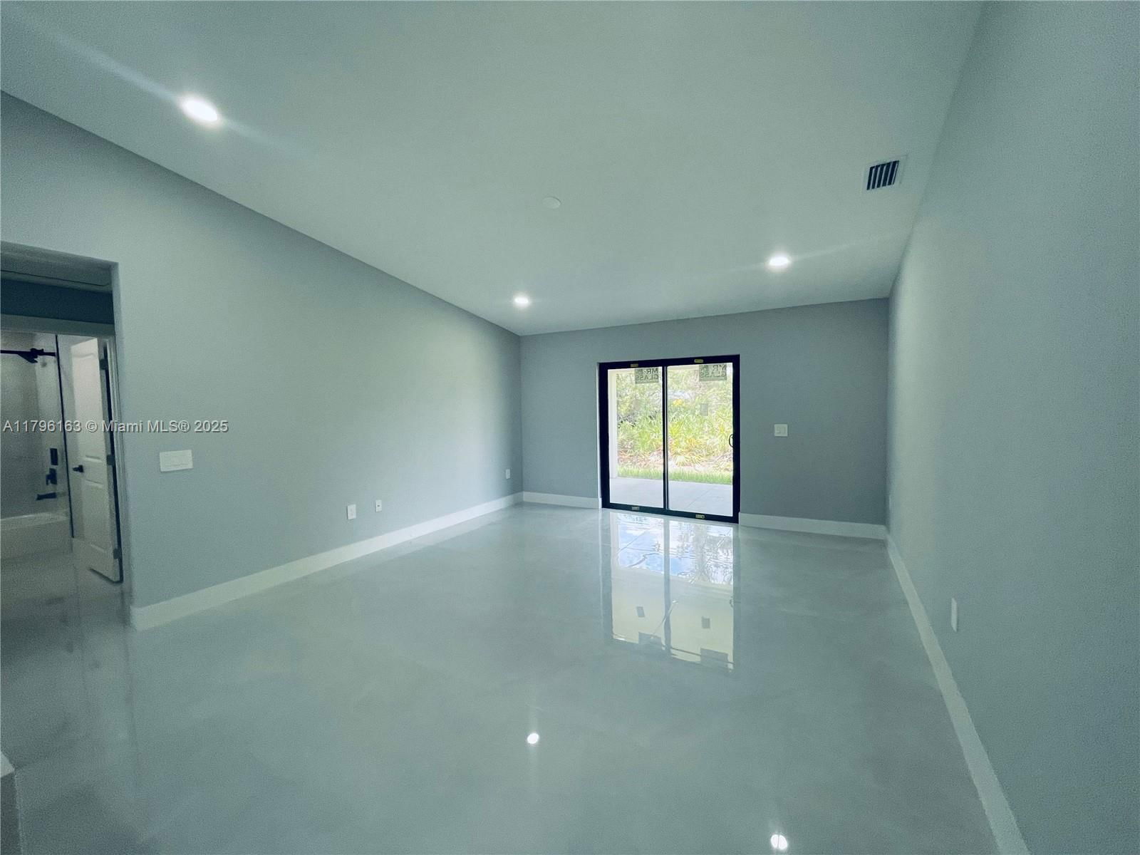 Real estate property located at 1211 Gerald Ave, Lee, Lee County Unincorporated, Lehigh Acres, FL