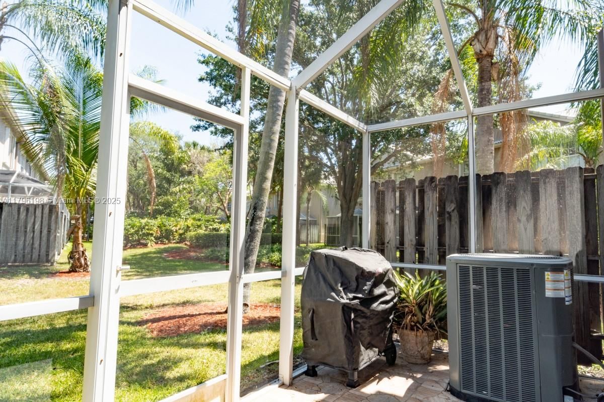 Real estate property located at 1999 Madeira Dr, Broward, Sectors 3 & 4 Boundary Pl, Weston, FL