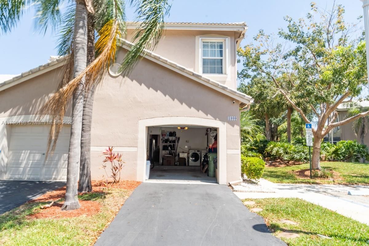 Real estate property located at 1999 Madeira Dr, Broward, Sectors 3 & 4 Boundary Pl, Weston, FL