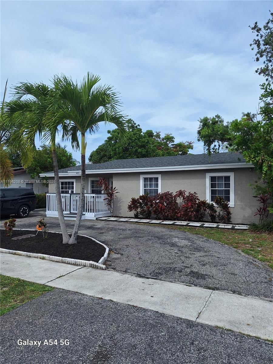 Real estate property located at 423 80th Ave, Broward, North Lauderdale Village, North Lauderdale, FL