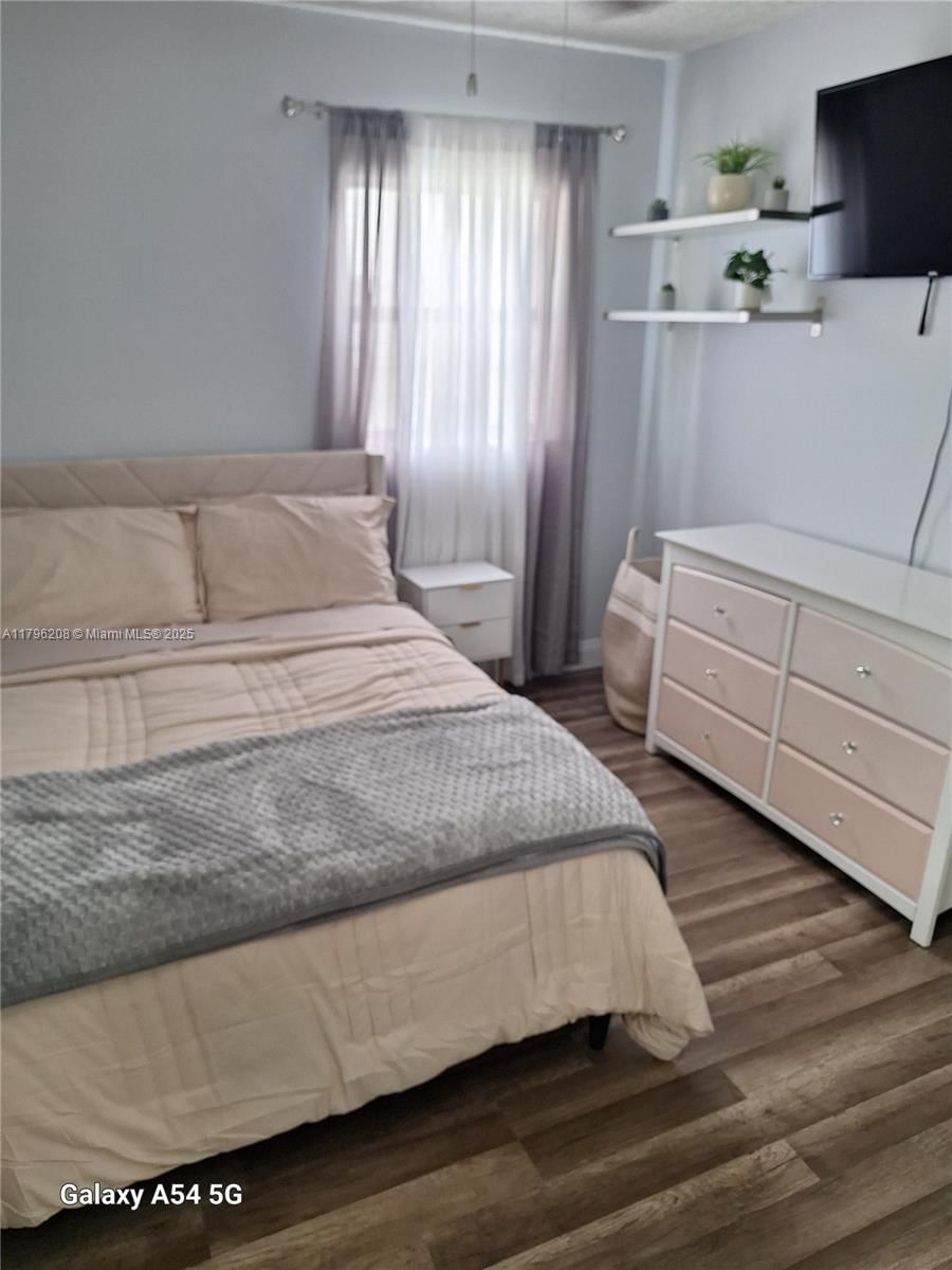 Real estate property located at 423 80th Ave, Broward, North Lauderdale Village, North Lauderdale, FL