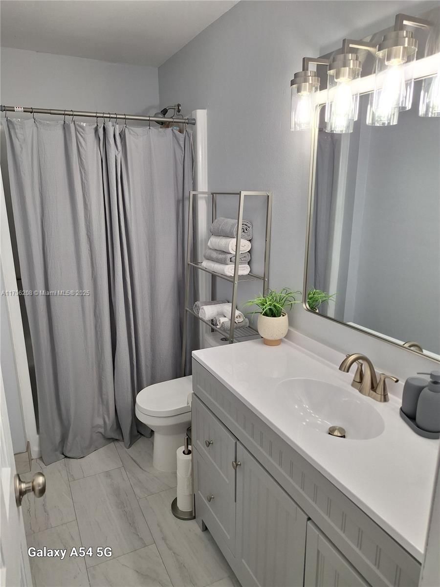 Real estate property located at 423 80th Ave, Broward, North Lauderdale Village, North Lauderdale, FL