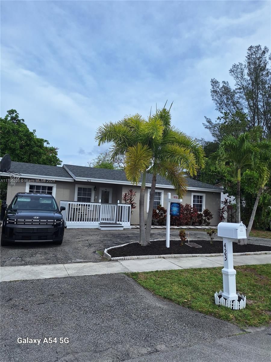 Real estate property located at 423 80th Ave, Broward, North Lauderdale Village, North Lauderdale, FL