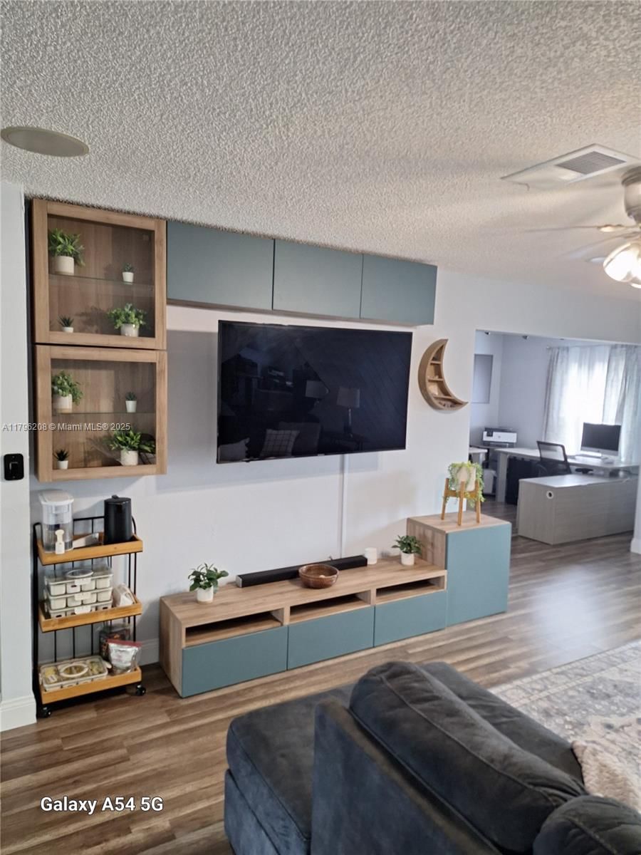 Real estate property located at 423 80th Ave, Broward, North Lauderdale Village, North Lauderdale, FL