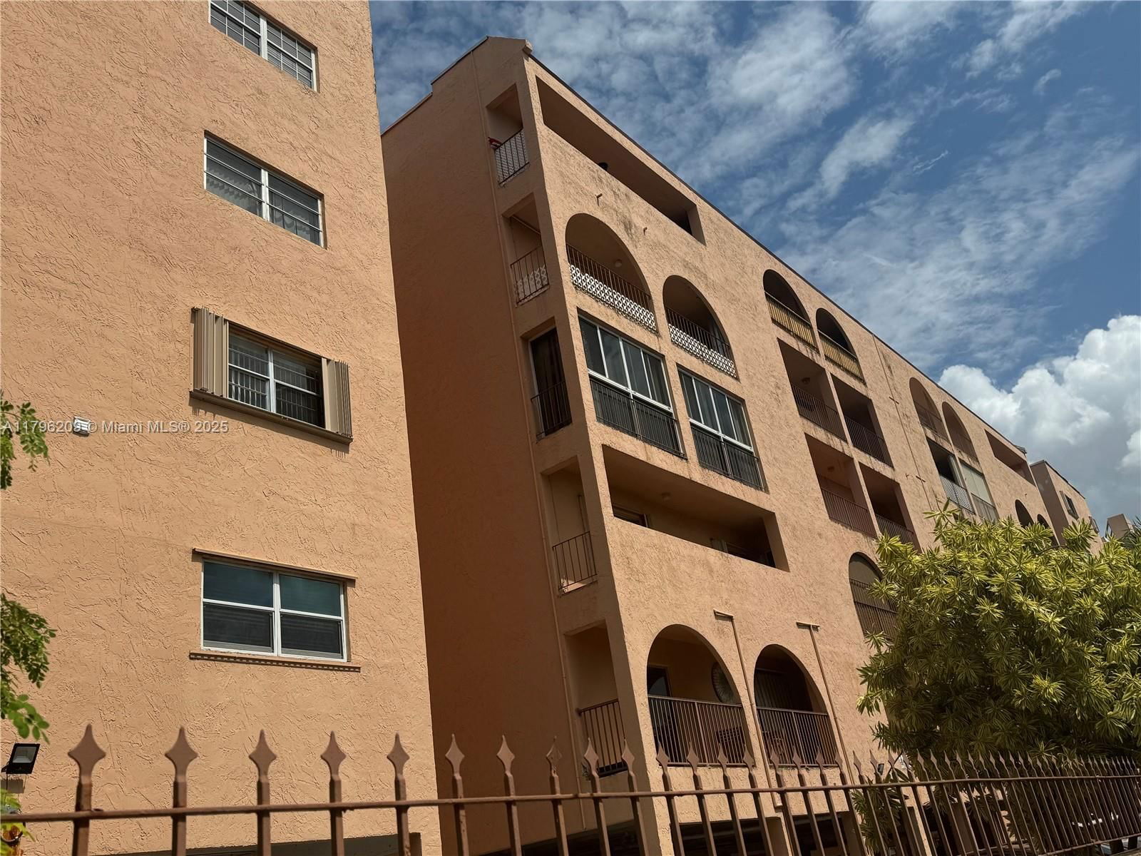 Real estate property located at 460 23rd St #419, Miami-dade, Golden Gate Condo Phase I, Hialeah, FL