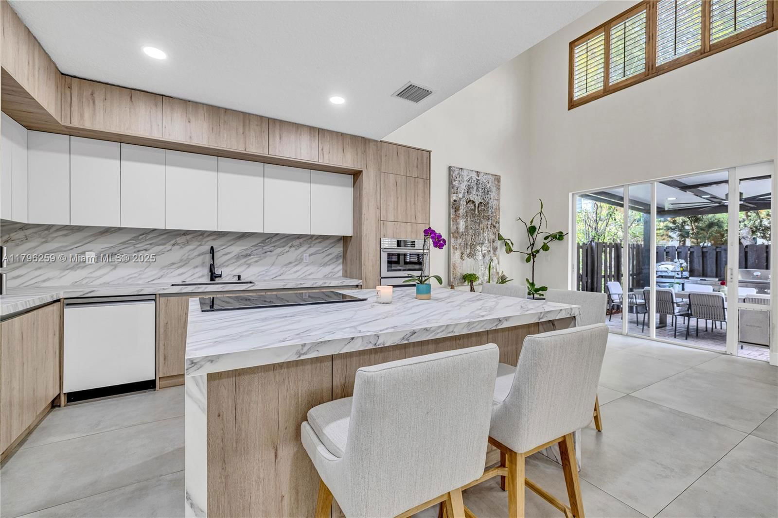 Real estate property located at 11615 71st St, Miami-dade, Doral Isles St Lucia, Doral, FL
