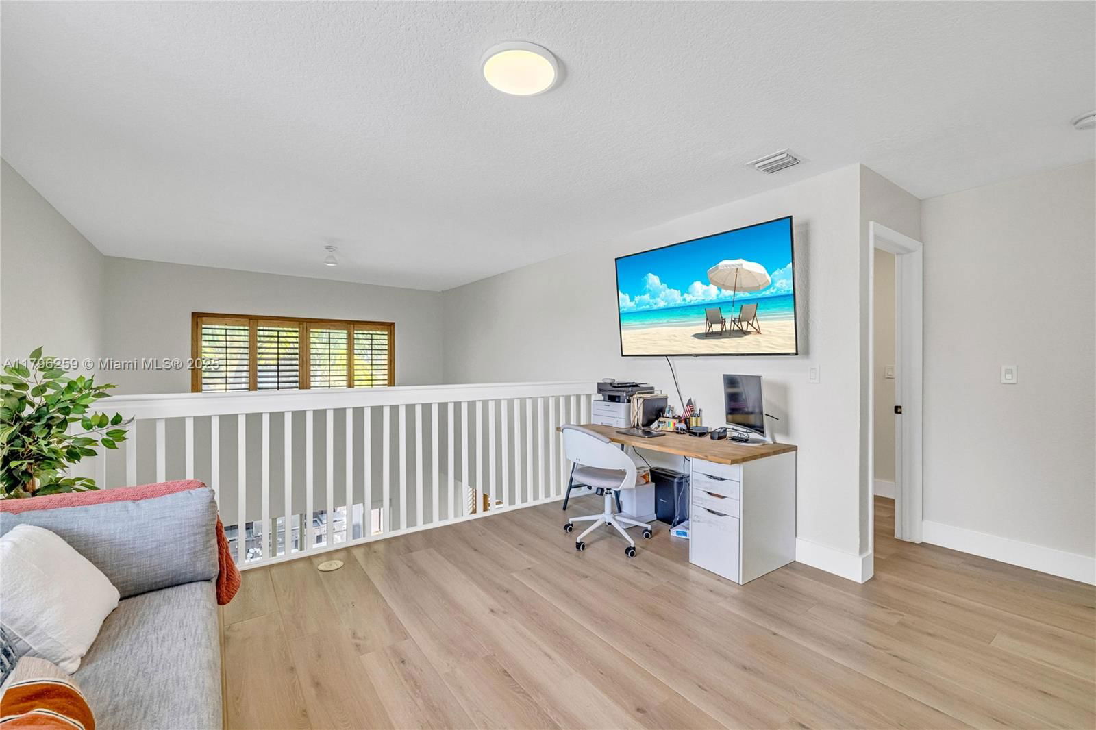 Real estate property located at 11615 71st St, Miami-dade, Doral Isles St Lucia, Doral, FL