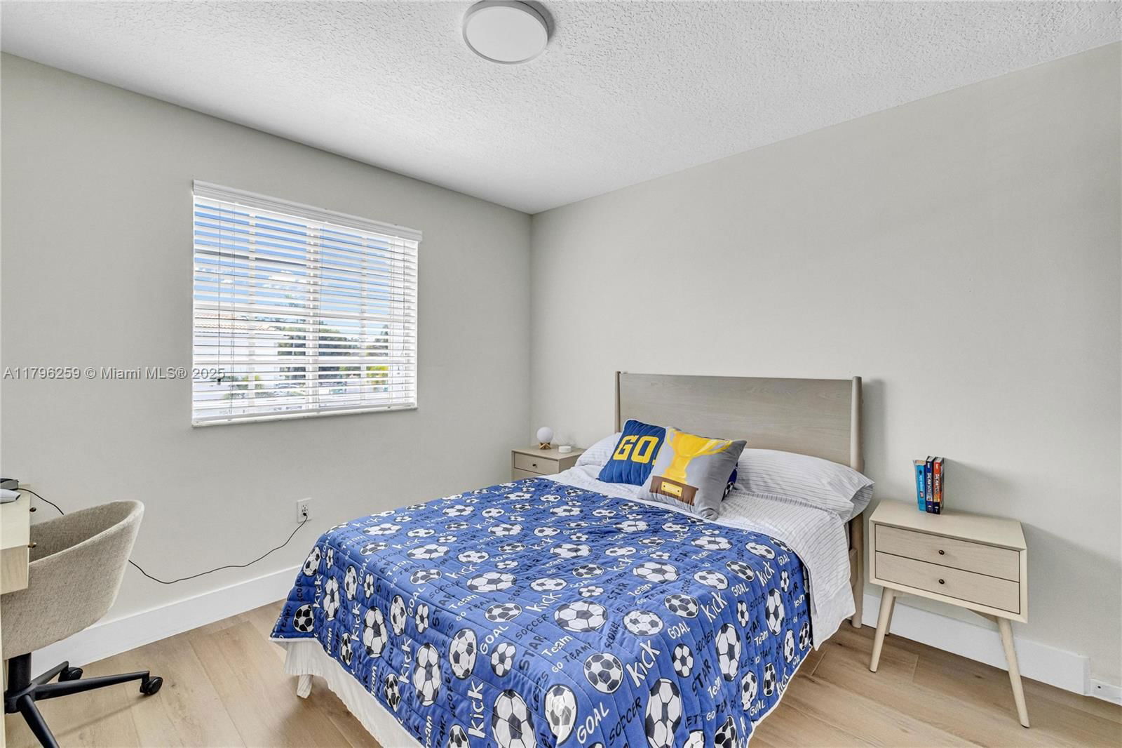Real estate property located at 11615 71st St, Miami-dade, Doral Isles St Lucia, Doral, FL