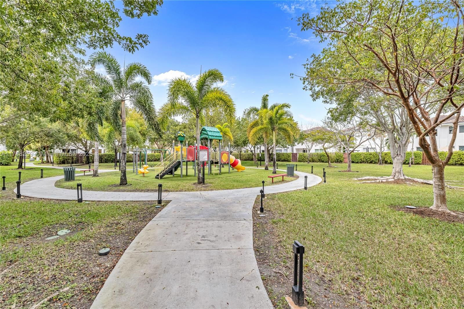 Real estate property located at 11615 71st St, Miami-dade, Doral Isles St Lucia, Doral, FL
