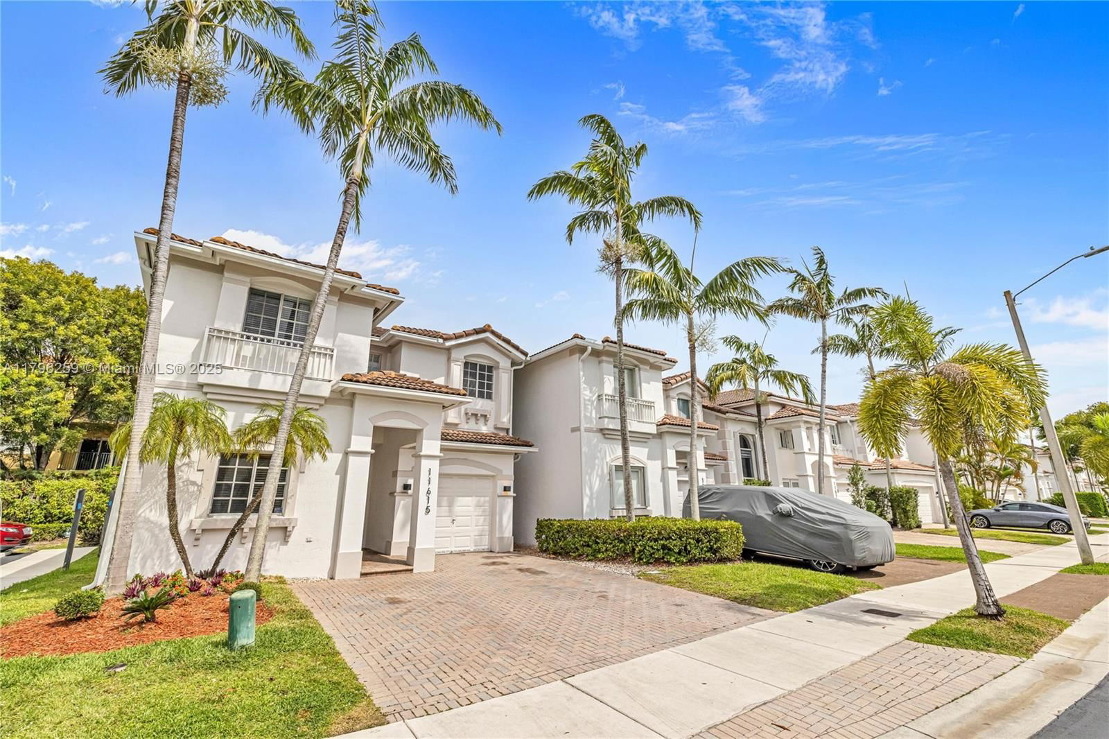 Real estate property located at 11615 71st St, Miami-dade, Doral Isles St Lucia, Doral, FL