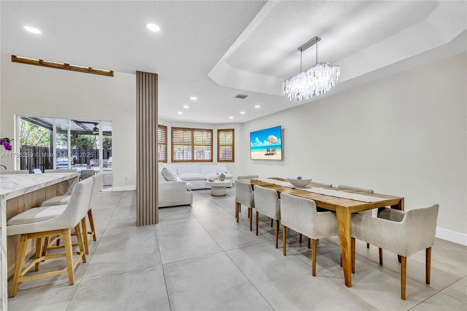 Real estate property located at 11615 71st St, Miami-dade, Doral Isles St Lucia, Doral, FL