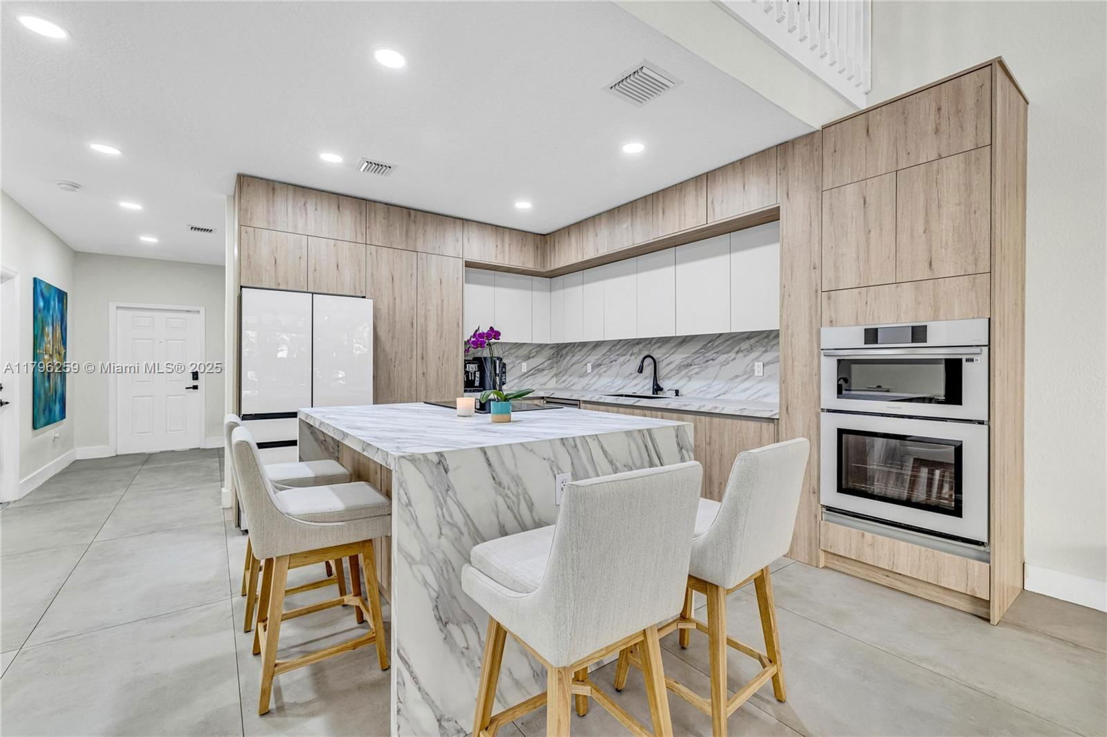 Real estate property located at 11615 71st St, Miami-dade, Doral Isles St Lucia, Doral, FL