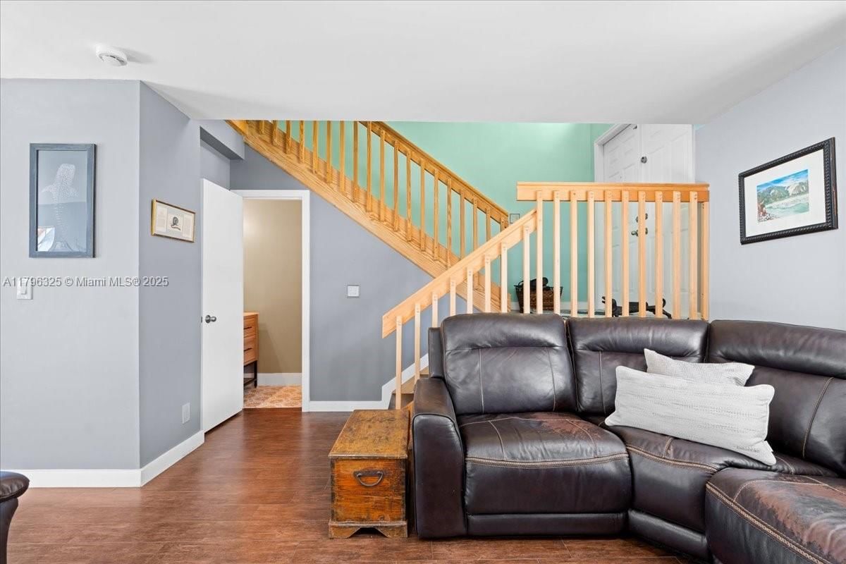 Real estate property located at 4370 82nd Way, Broward, Orange Drive-pine Island, Davie, FL