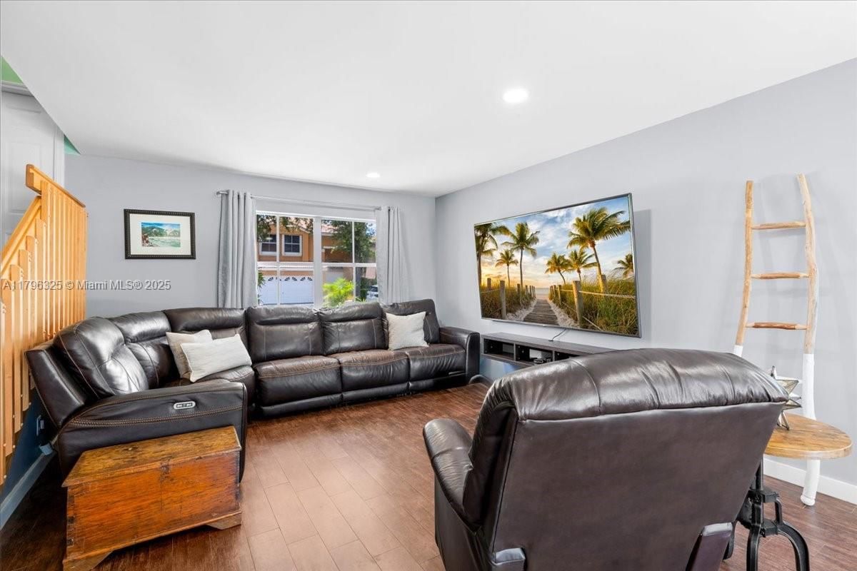 Real estate property located at 4370 82nd Way, Broward, Orange Drive-pine Island, Davie, FL