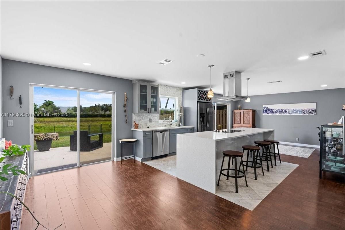Real estate property located at 4370 82nd Way, Broward, Orange Drive-pine Island, Davie, FL