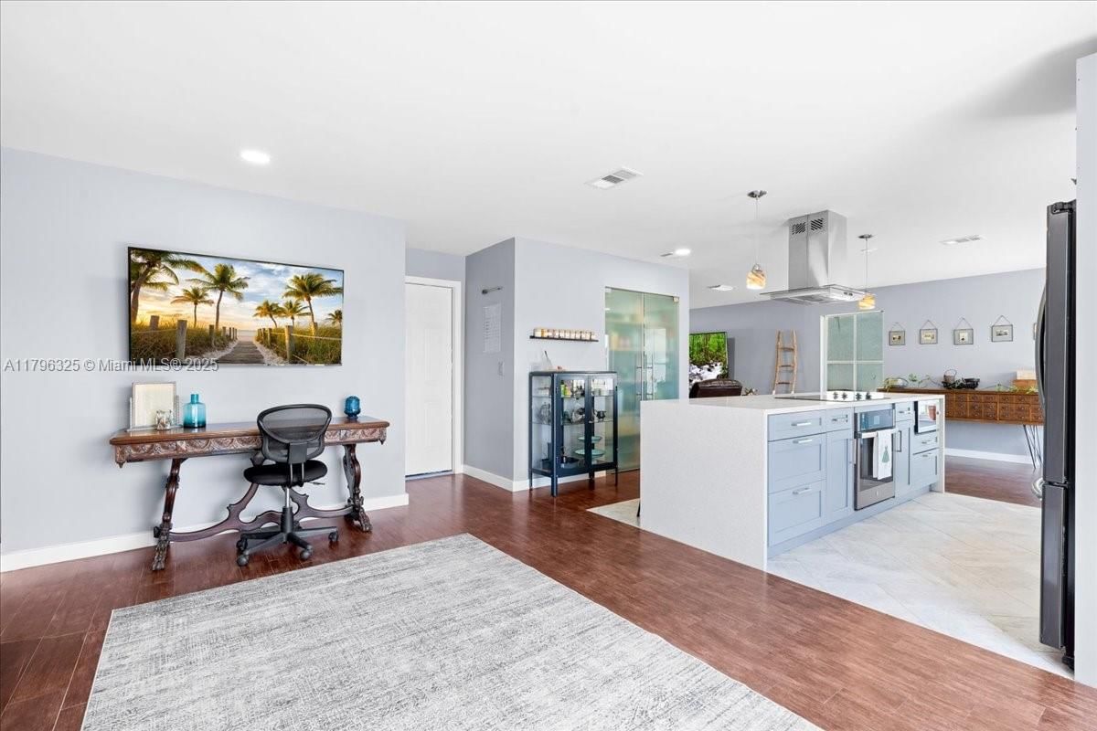 Real estate property located at 4370 82nd Way, Broward, Orange Drive-pine Island, Davie, FL