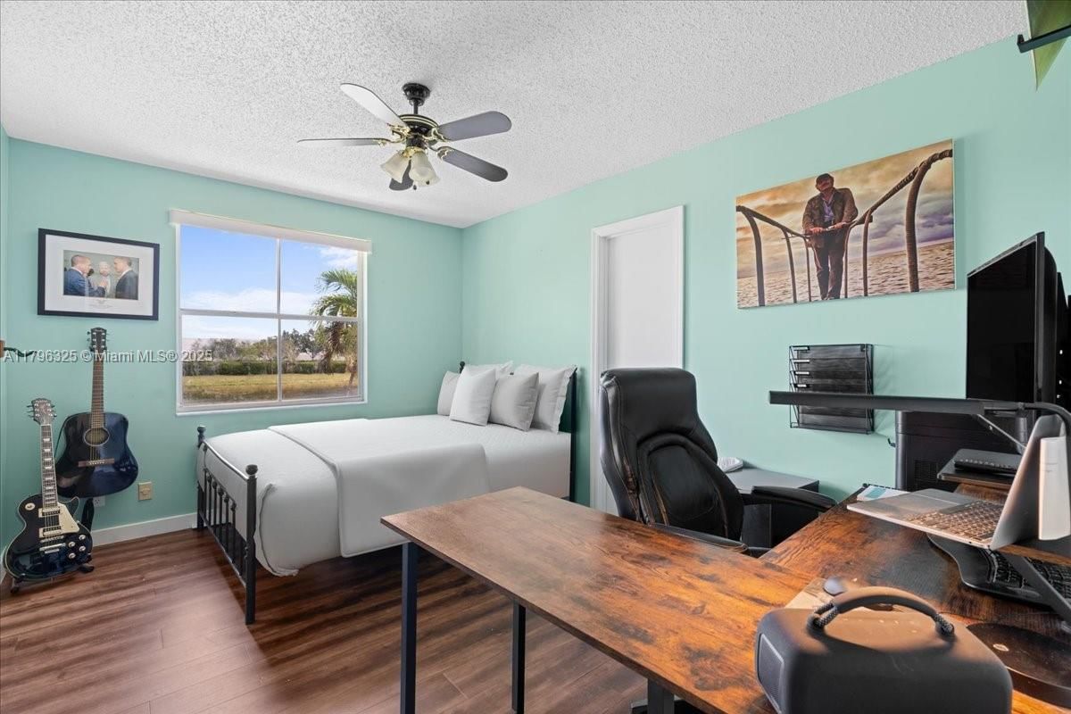 Real estate property located at 4370 82nd Way, Broward, Orange Drive-pine Island, Davie, FL